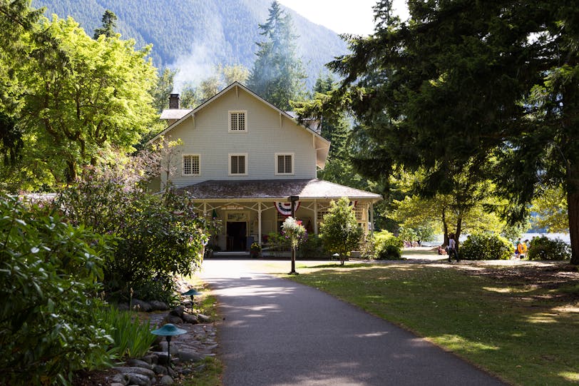 Lake Crescent Lodge