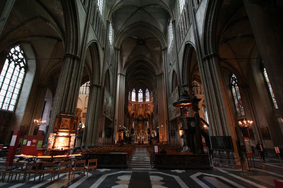 Nave looking east