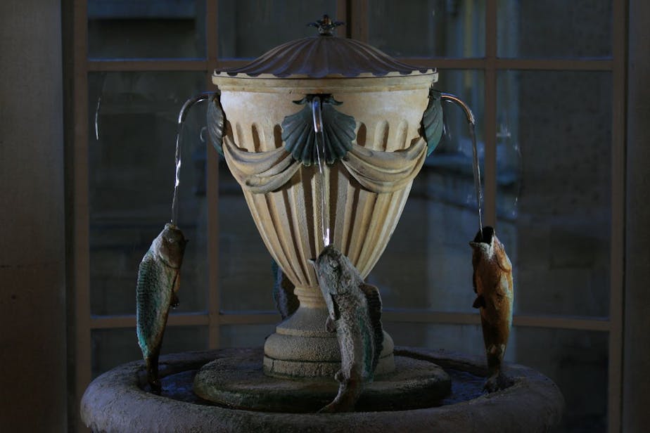 hot springs fountain, pump room