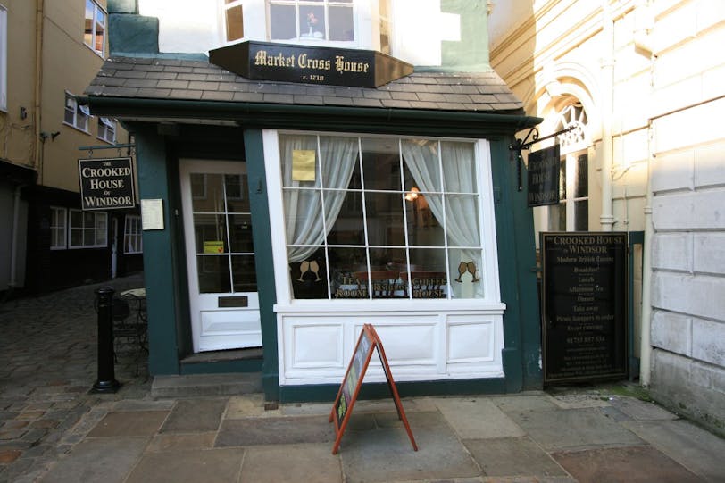 crooked house of windsor