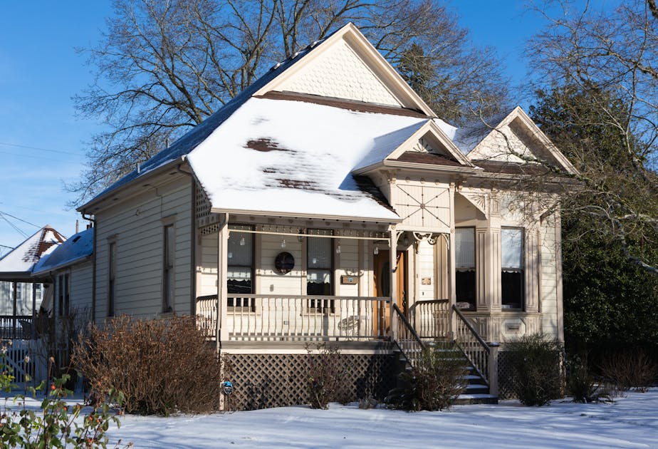 Barquist House (1363 Court St NE) - Salem, Oregon