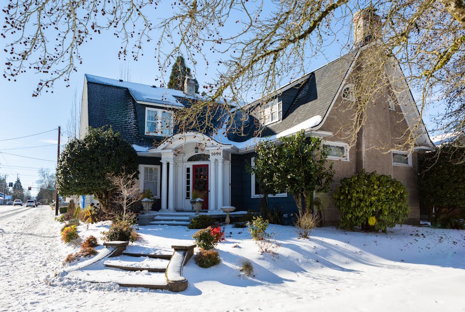 View from NE, B.L. and Sarah Steeves House (1694 Court St NE) - Salem, Oregon