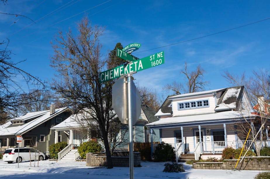 Street Signs and Scheuerman-Maurer House (1695 Chemeketa St NE) - Salem, Oregon