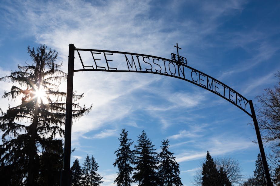 Gate Arch, Lee Mission Cemetery - Salem, Oregon