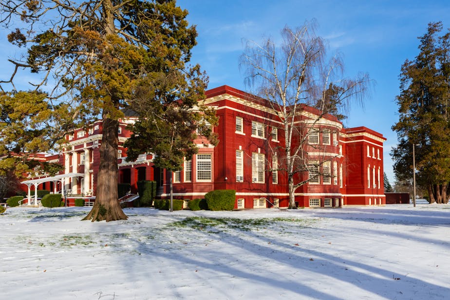 Side View, Dome Building - Salem, Oregon