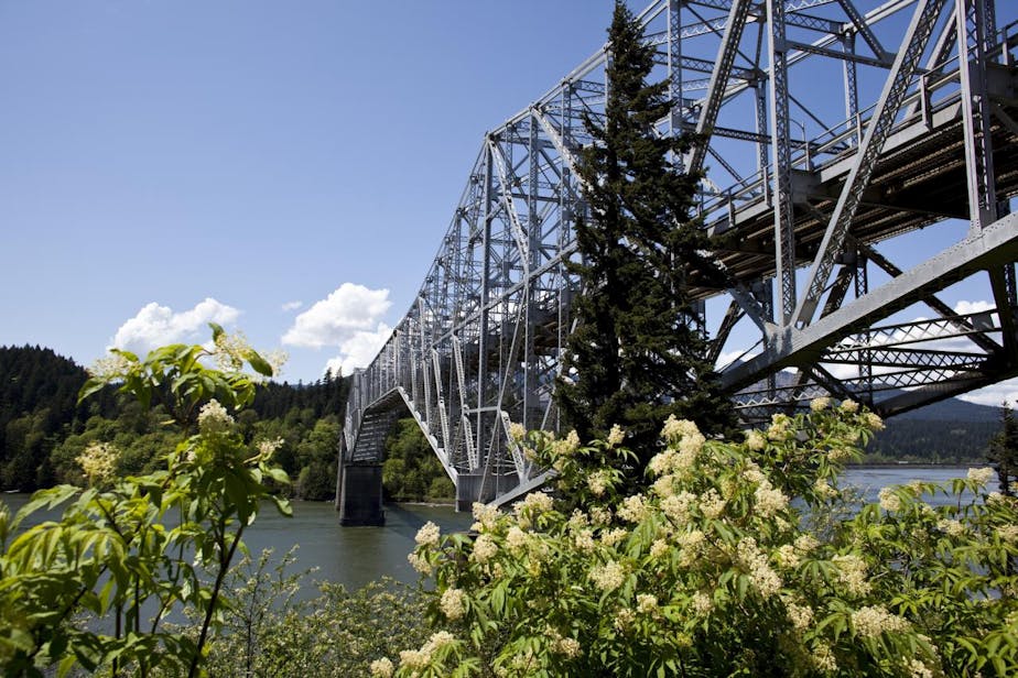 Bridge of the Gods with Flowers, Cascade Locks, Oregon, USA